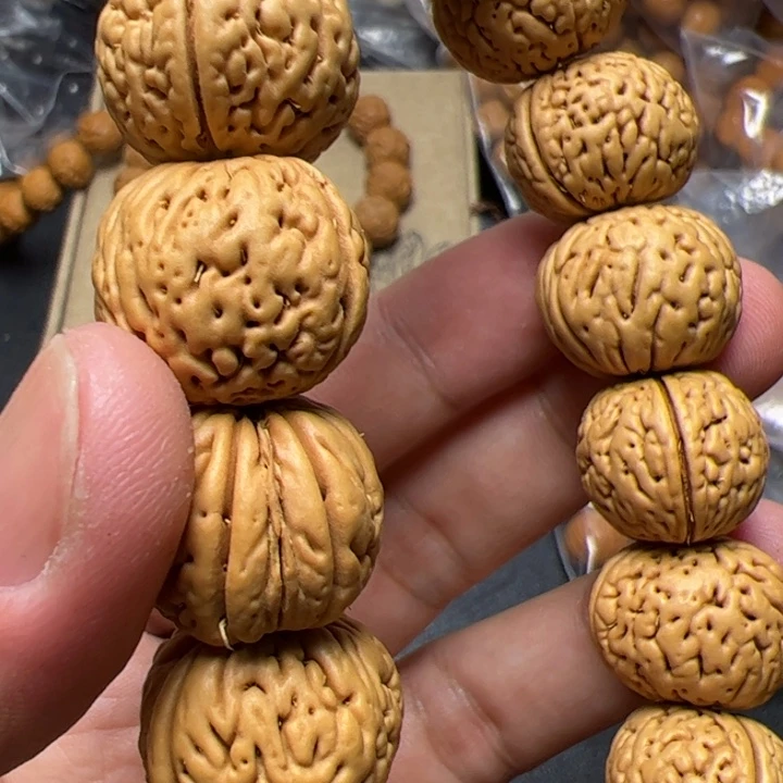 猴头核桃手串匿***贝咯哦