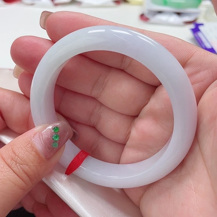 翡翠手镯（圆镯）未镶嵌缅甸翡翠手镯56圈