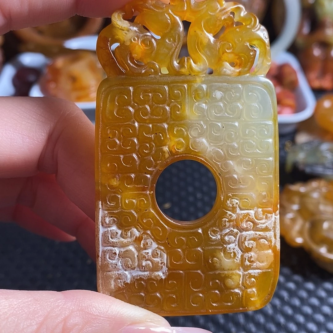 岫岩老玉（透闪石质玉）未镶嵌珠宝奇石