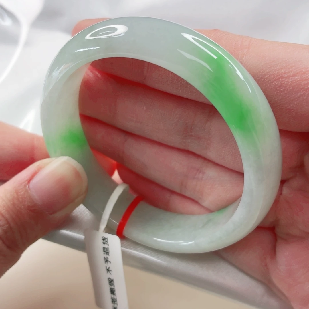 翡翠未镶嵌手镯52.2圈x411