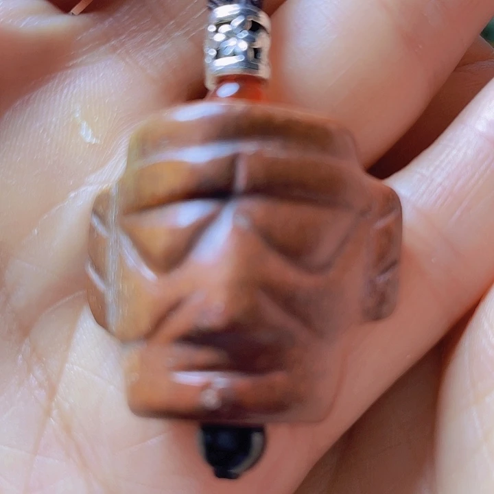 未镶嵌岫岩河磨玉（透闪石质玉）挂件