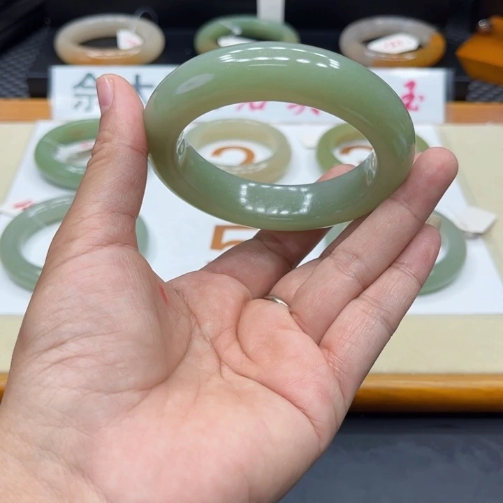 未镶嵌手镯石英质玉歪*歪