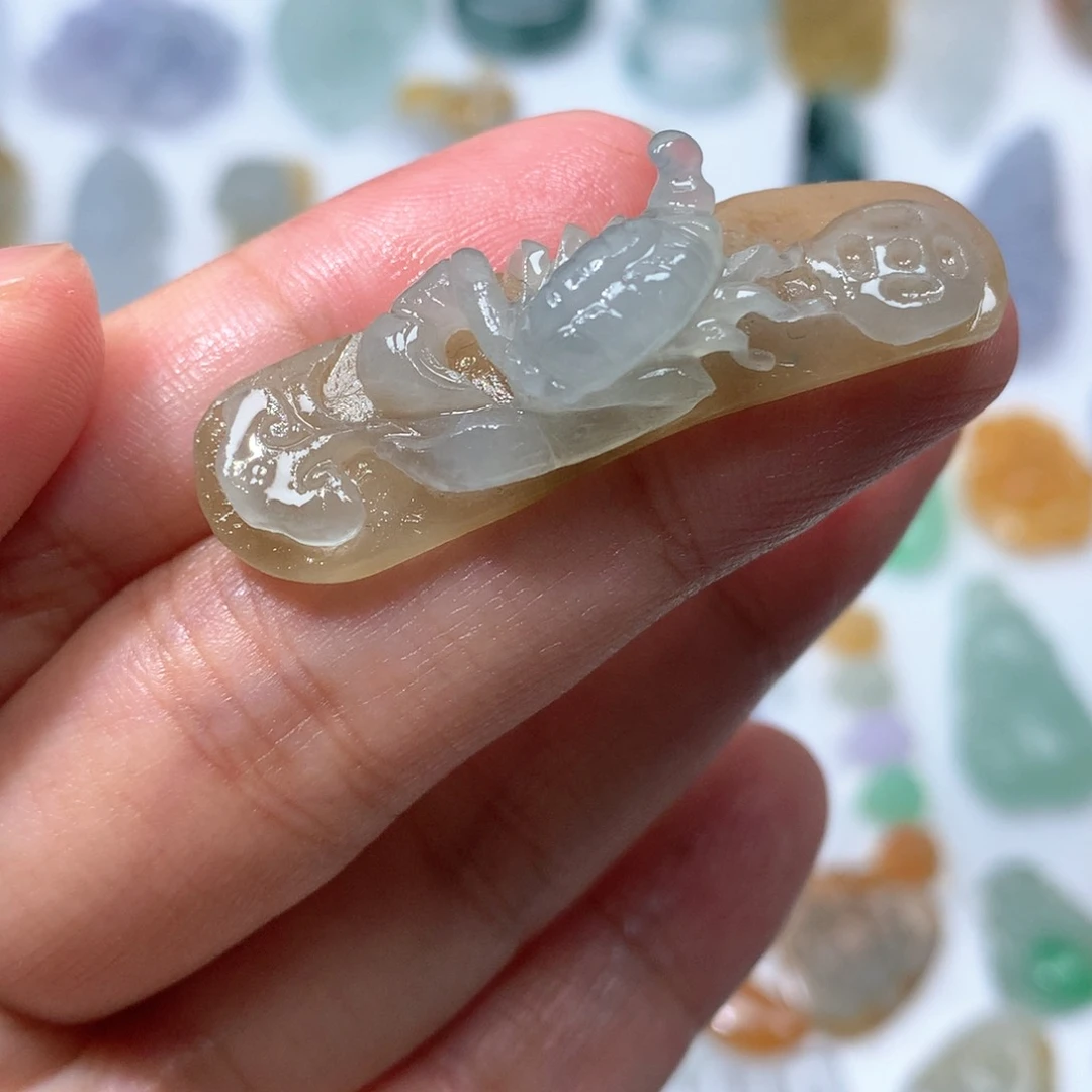 未镶嵌定制翡翠蝎子手牌
