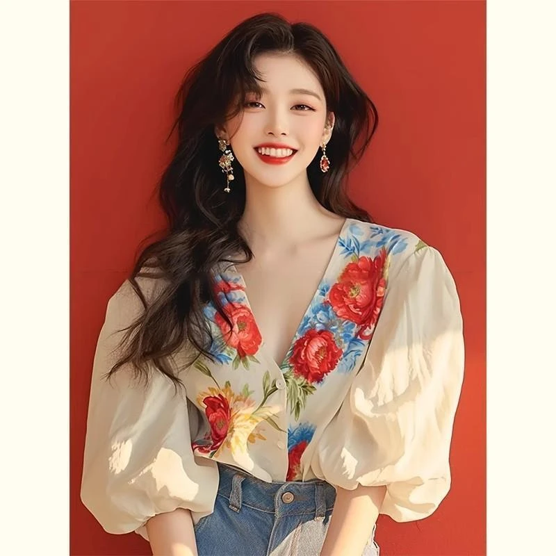 今年流行独特漂亮小衫米色碎花宽松泡泡袖上衣衬衫女夏季新款复古