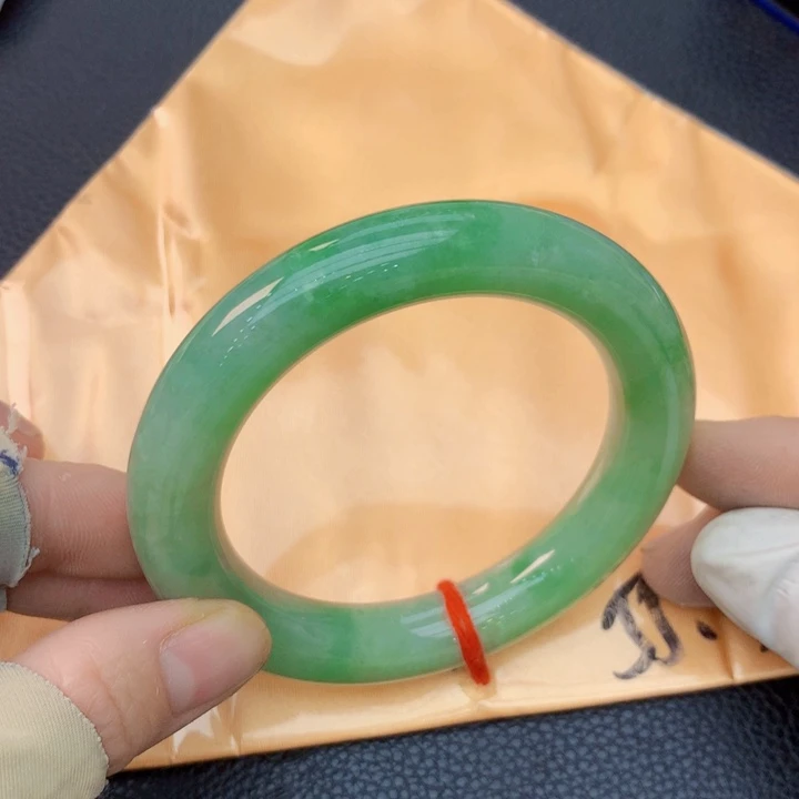 翡翠未镶嵌手镯翡翠手镯