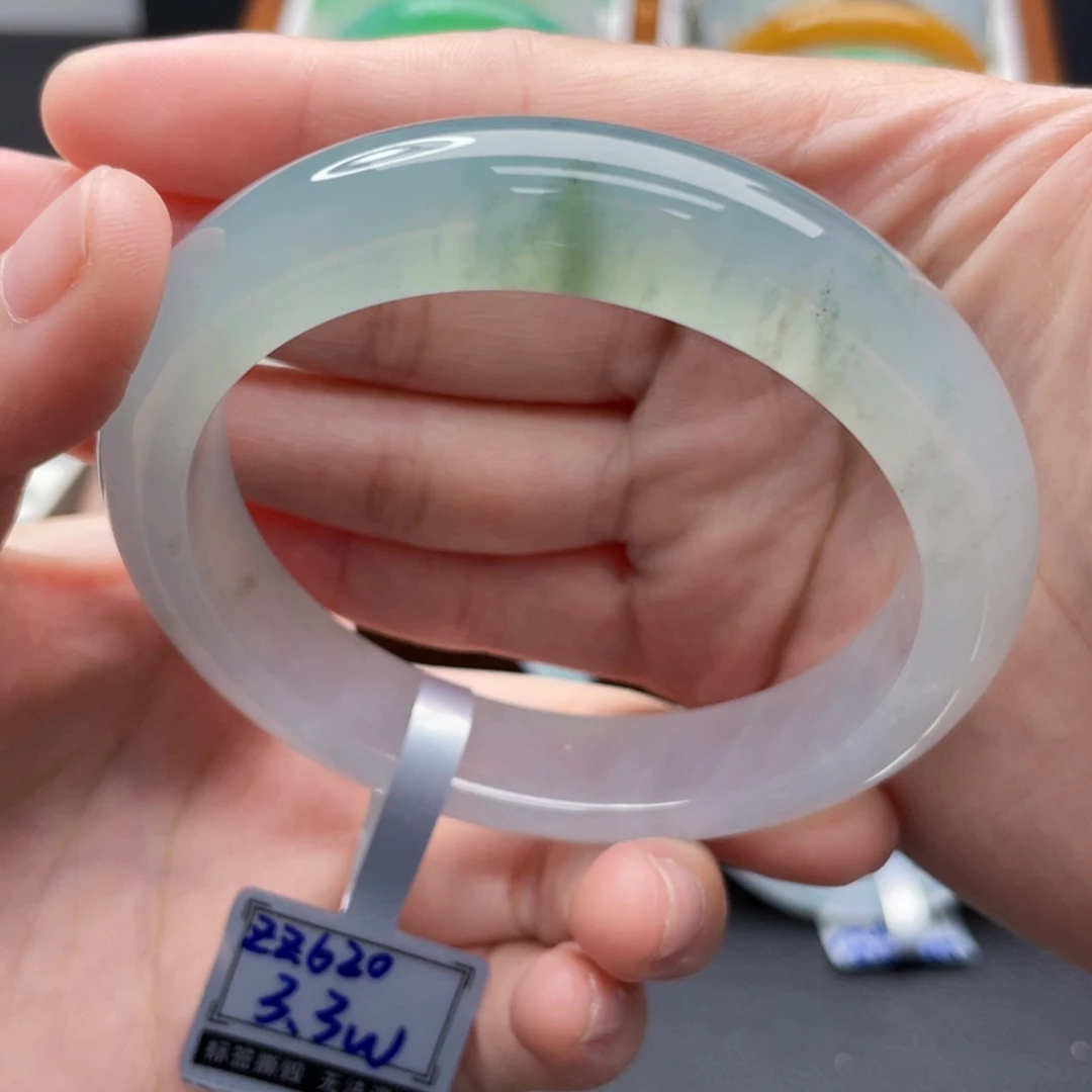 翡翠手镯未镶嵌57.8冰胶飘蓝