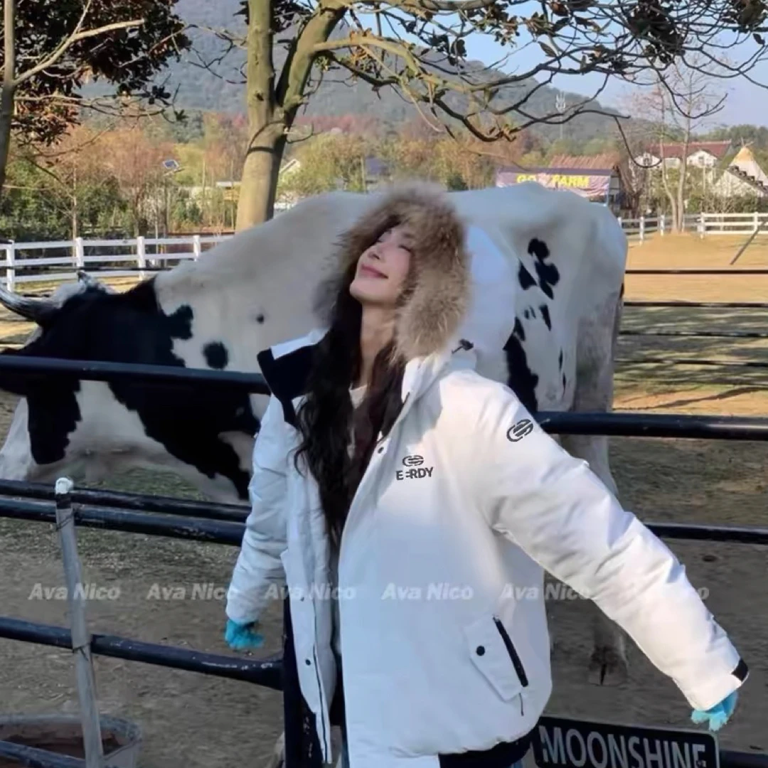 5897字母Uq大毛领连帽加厚外套样板