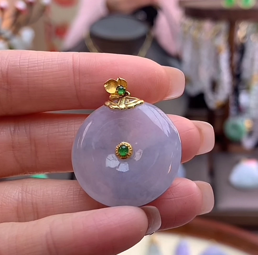 天然a货翡翠吊坠