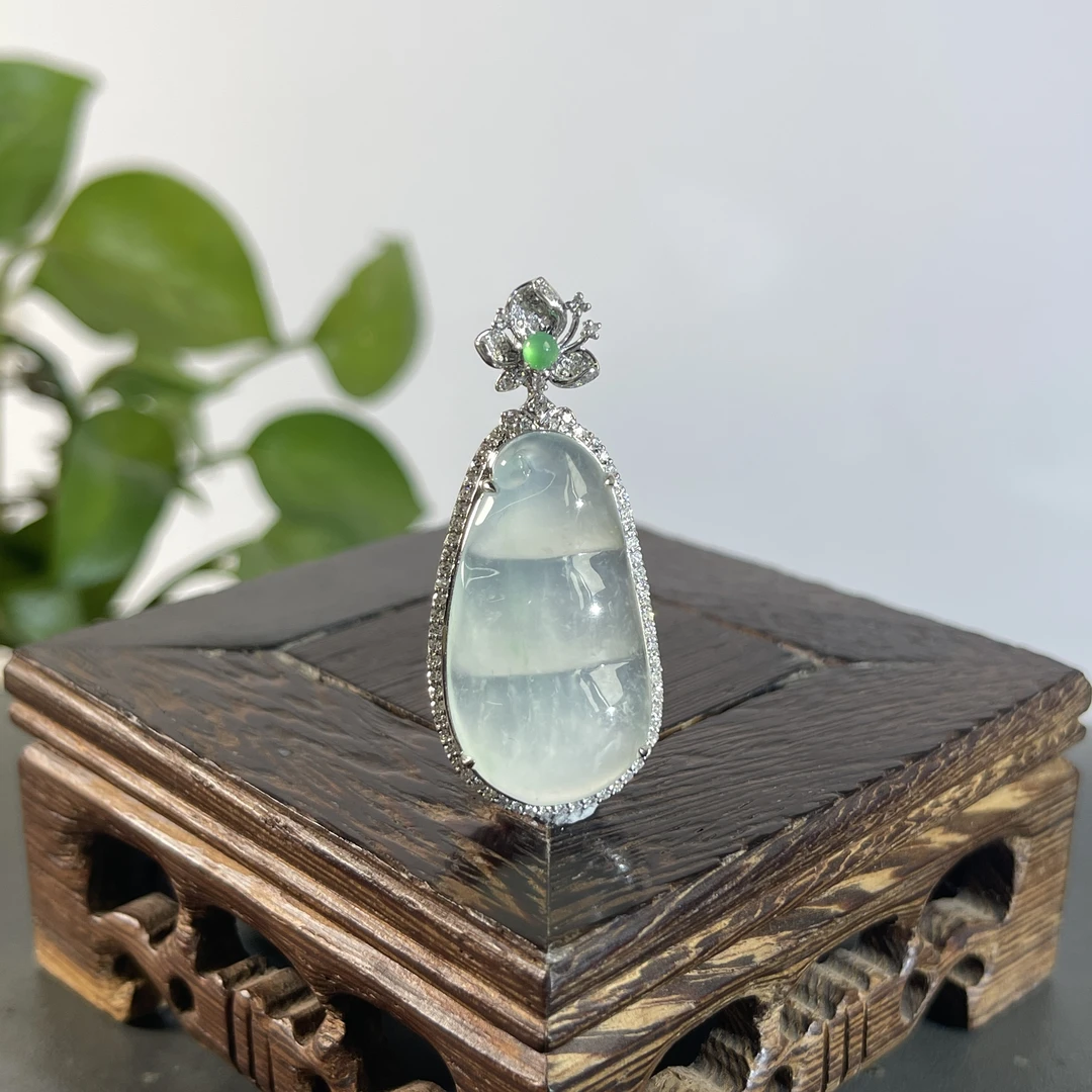 JYW24-192  天然缅甸A货翡翠  18K含钻镶嵌福豆