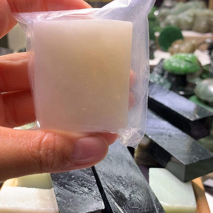 得***闲和田玉未镶嵌珠宝半成品