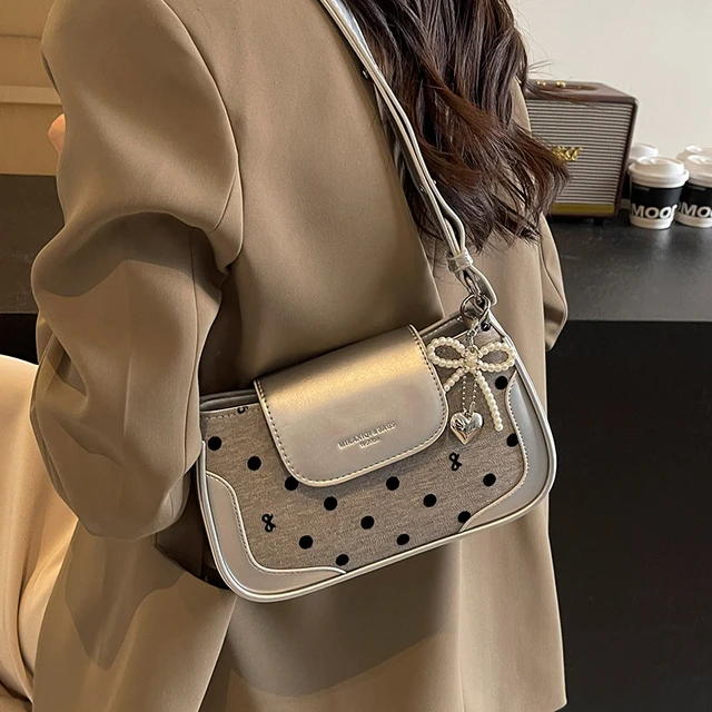 腋下包包女春夏2025新款时尚小众设计单肩斜挎包高级感女士小方包