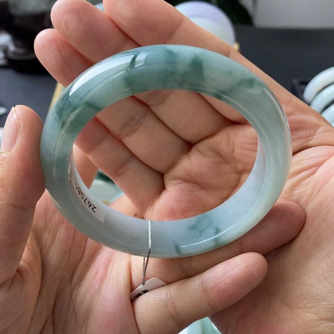 翡翠手镯未镶嵌天然