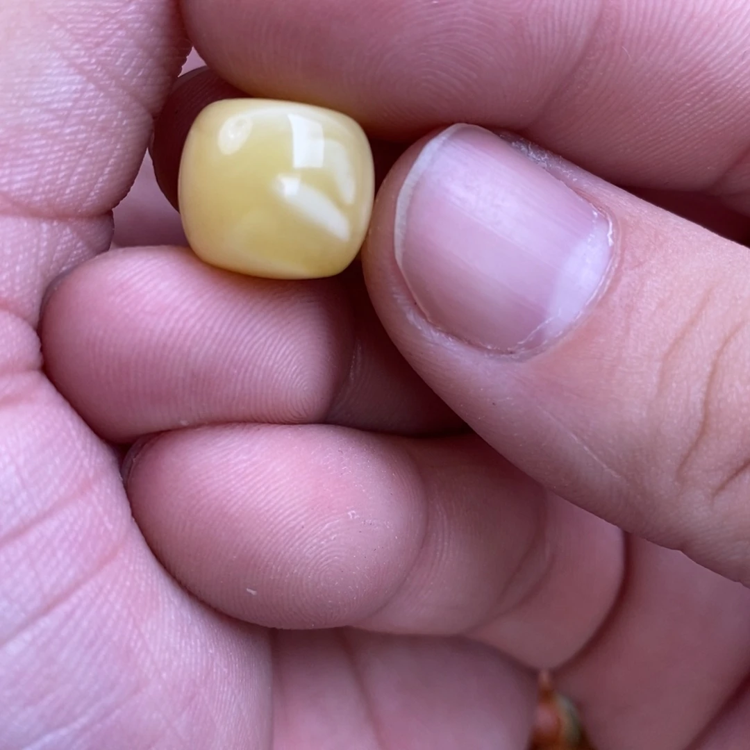 蜜蜡裸石未镶嵌叶*