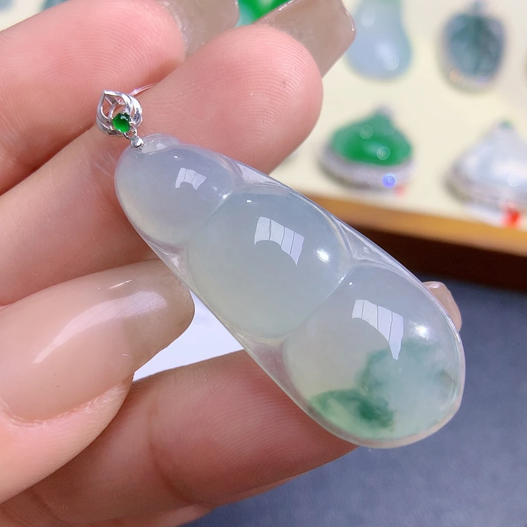 翡翠颈饰18K金镶嵌福豆