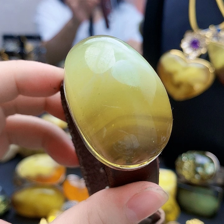 银S925镶嵌琥珀裸石余***?手镯