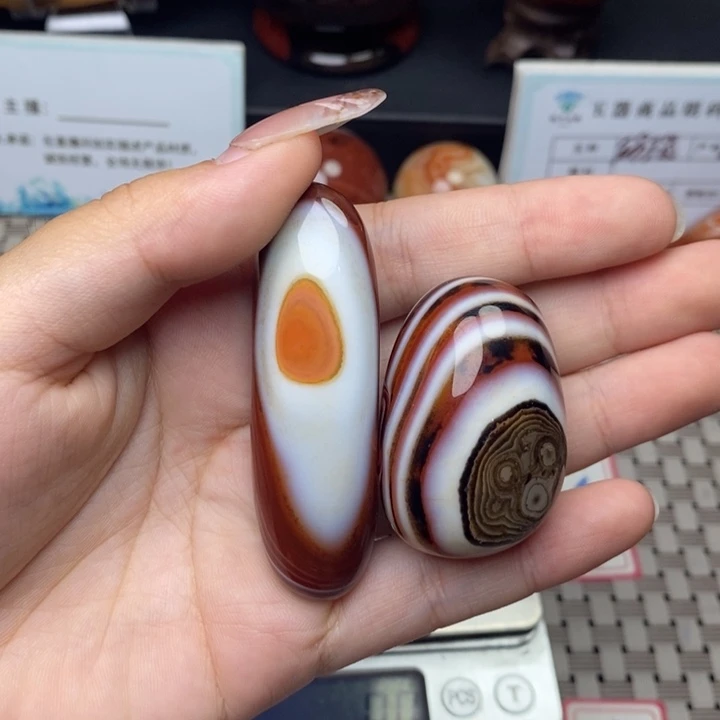 勇***哥未镶嵌原石玛瑙/玉髓打孔不退不换