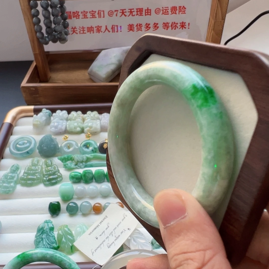 未镶嵌手镯翡翠手镯翡翠