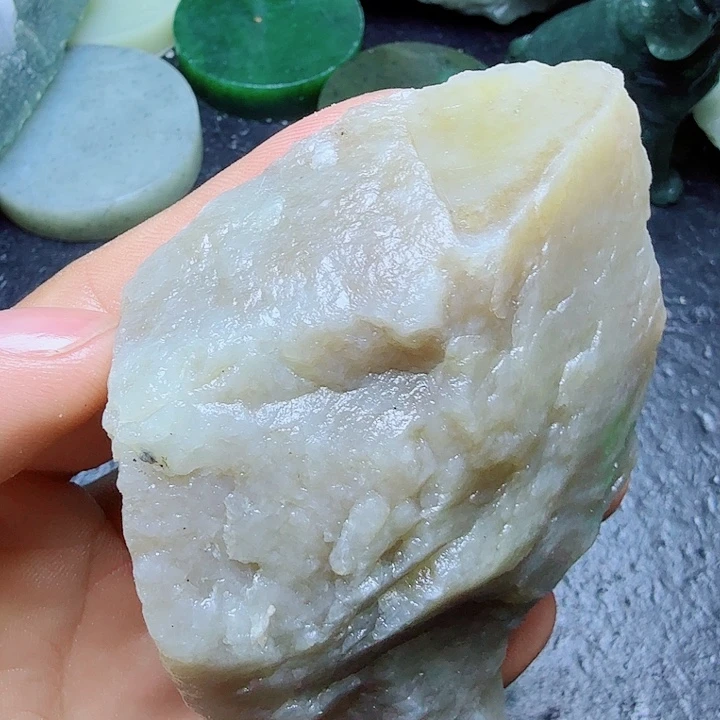 和田玉（糖玉）未镶嵌珠宝奇石