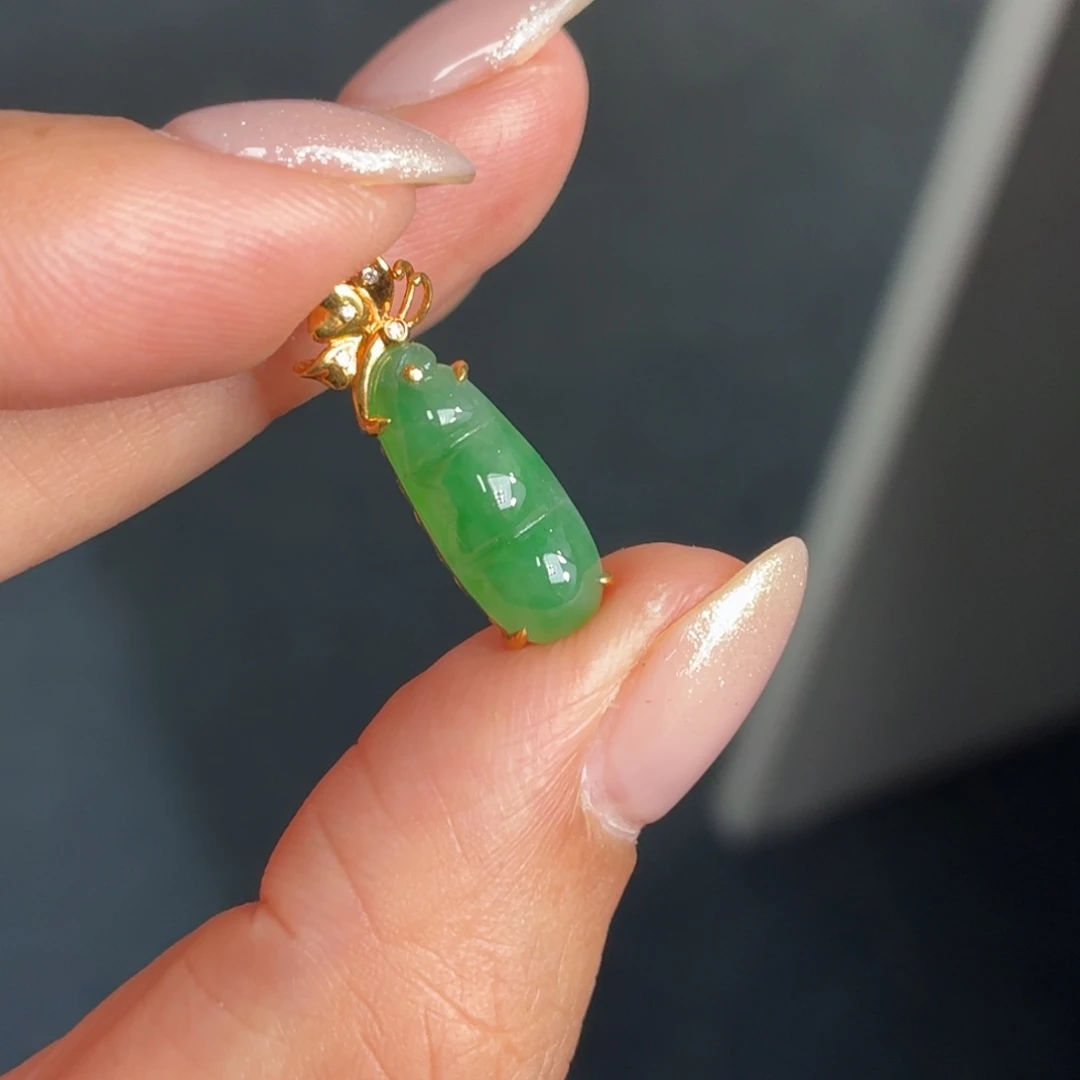 翡翠18K金镶嵌颈饰