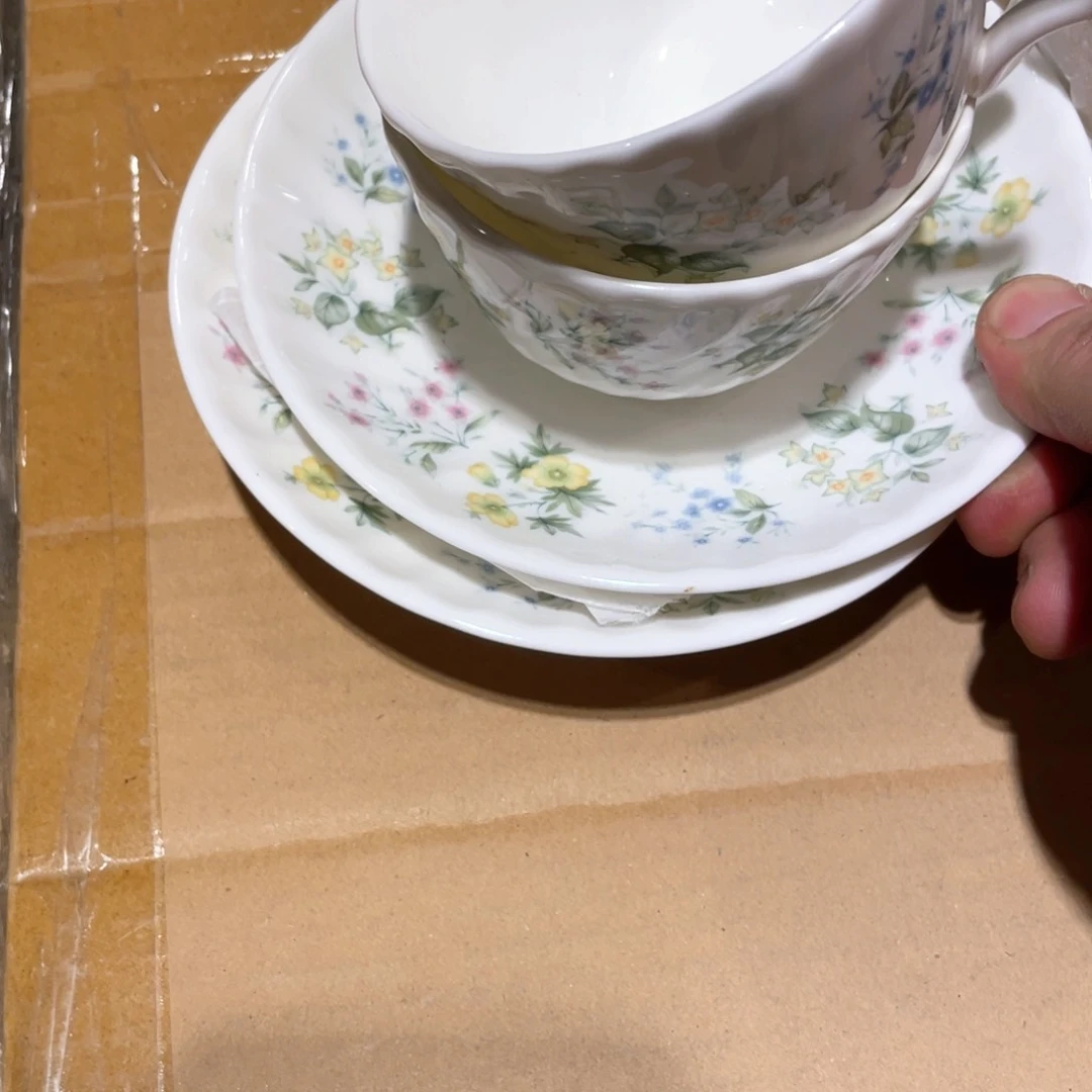 胡*右工艺美术品陶瓷艺术