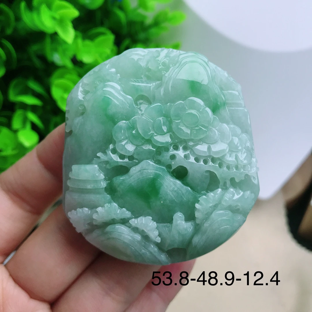 翡翠A货冰润满绿飘花山水牌吊坠