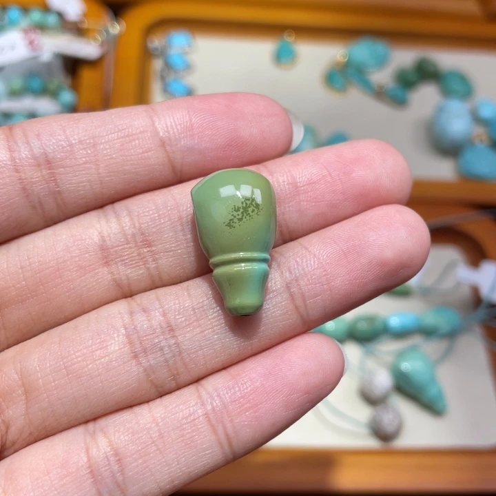 绿松石三通未镶嵌