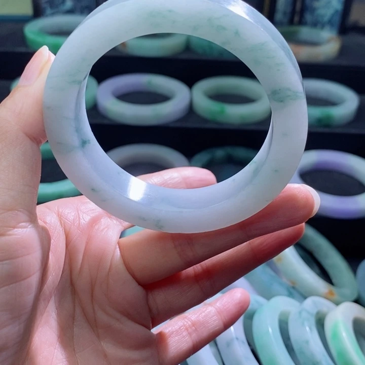 定制翡翠手镯未镶嵌展*