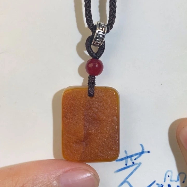 未镶嵌琥珀珠宝奇石