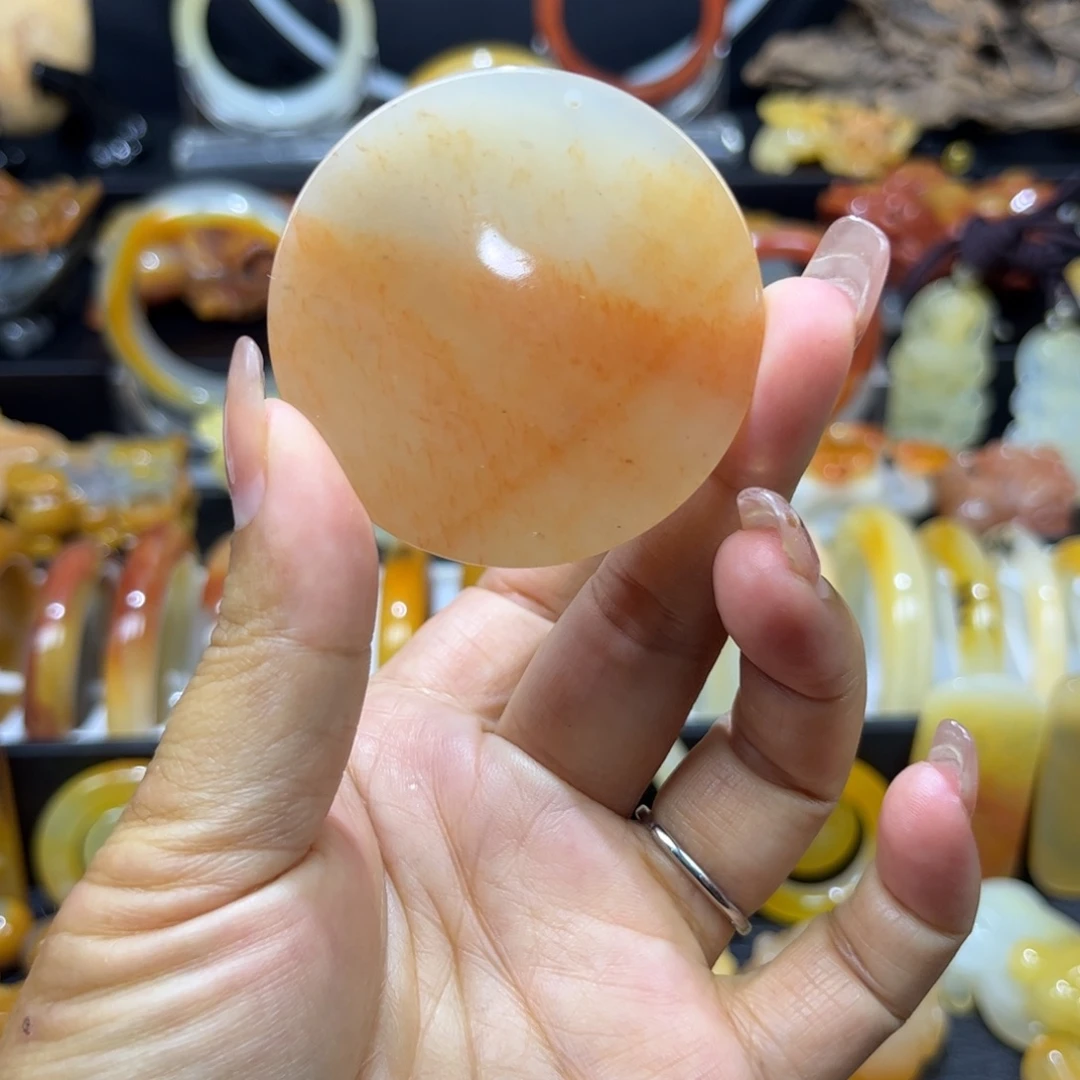 石英质玉（黄龙玉）未镶嵌颈饰