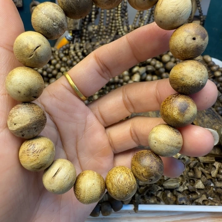 沉香碎屑沉香1.3虫漏不退