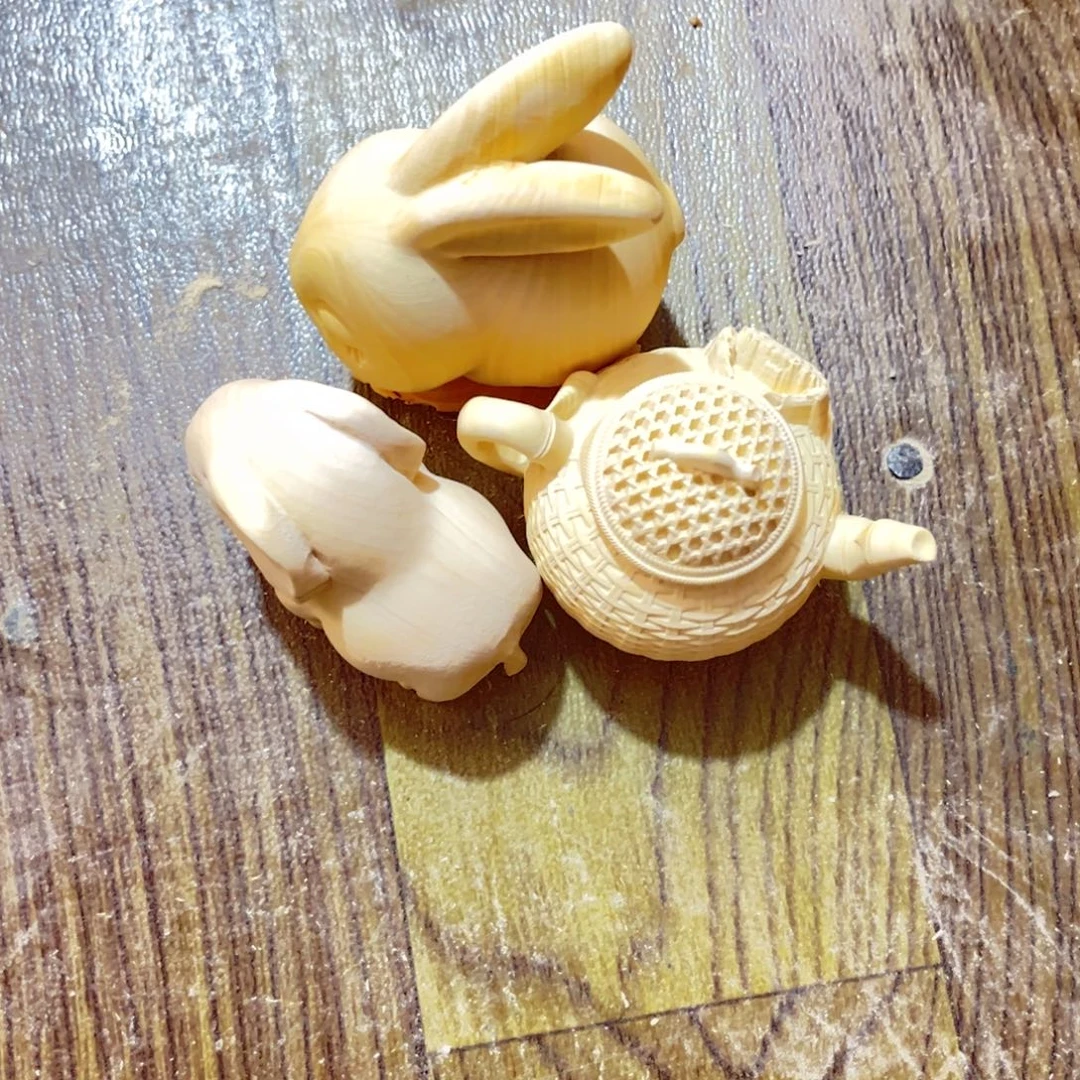 鹊****木大叶黄杨木手把件3个有瑕