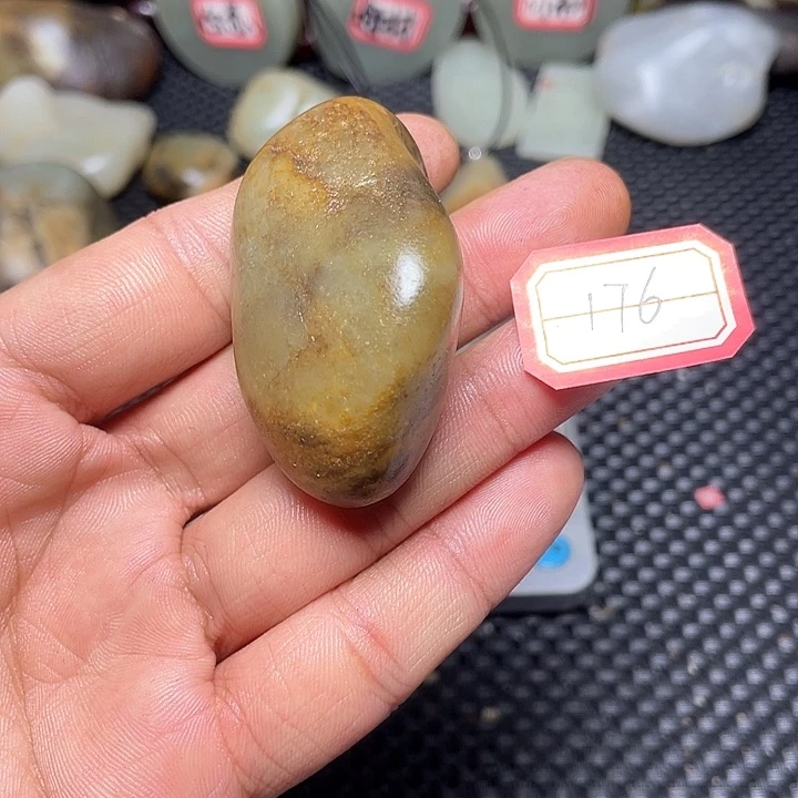 未镶嵌和田玉（糖玉）挂件176