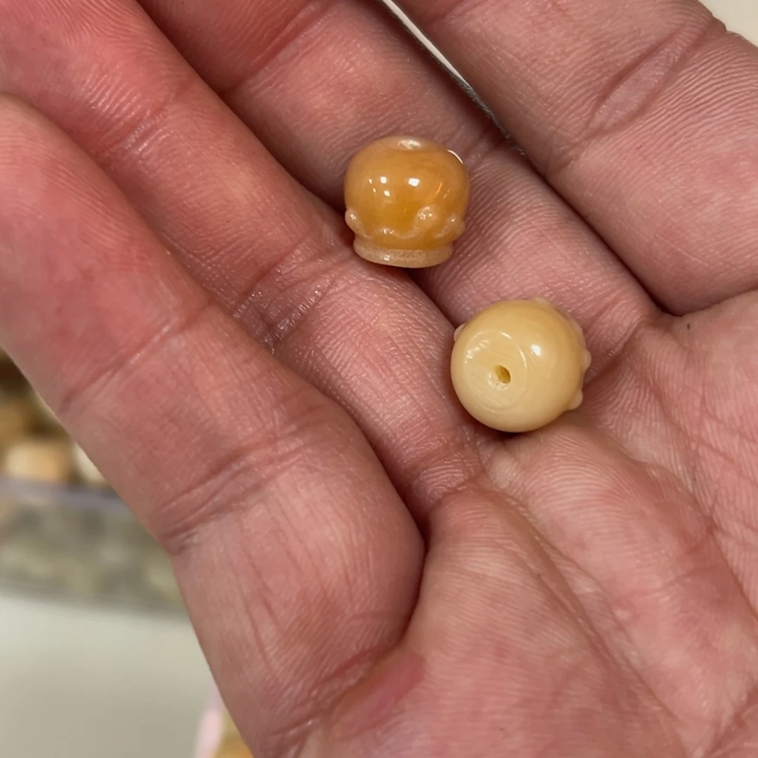 滴血莲花菩提吊坠两个