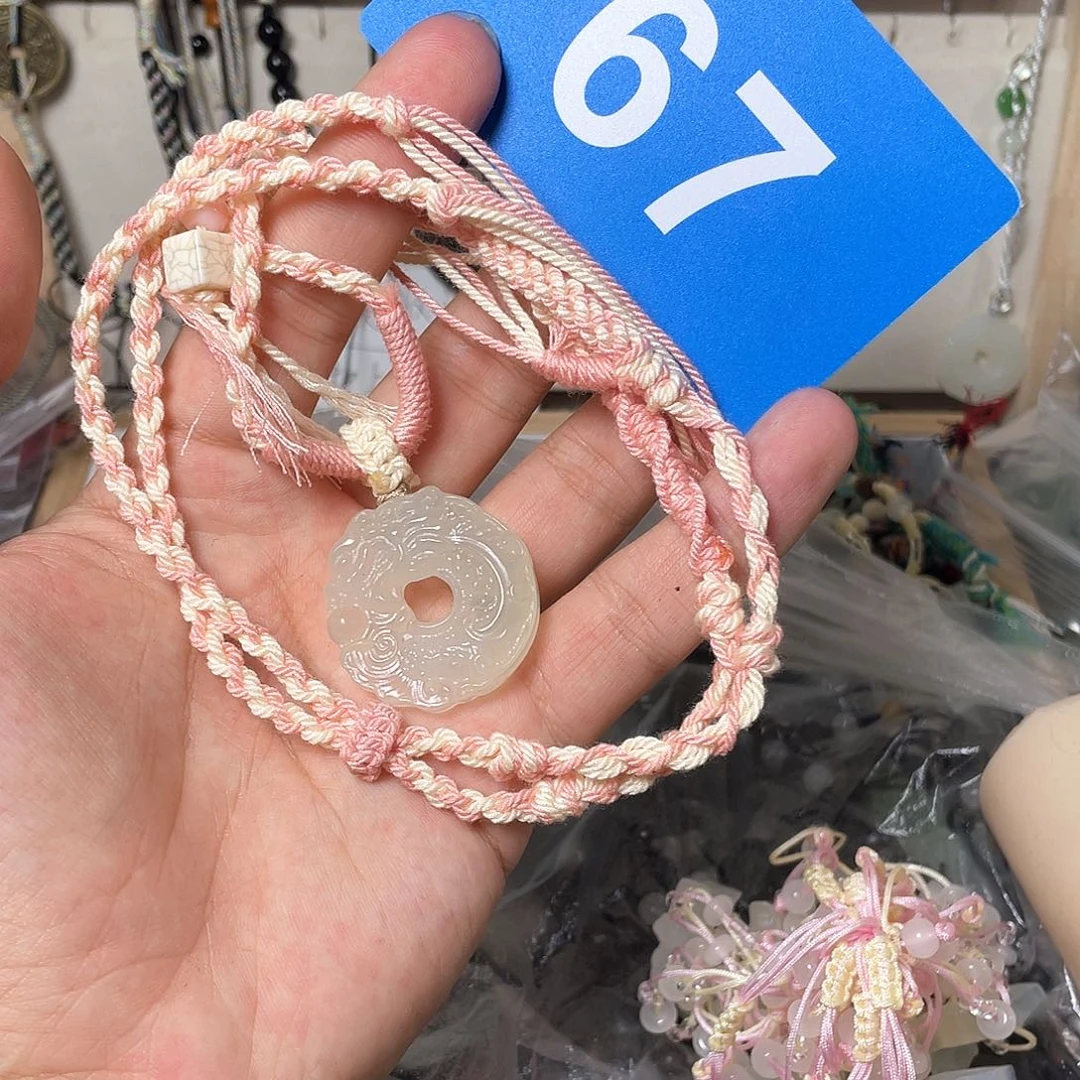 蛇纹石玉颈饰合金