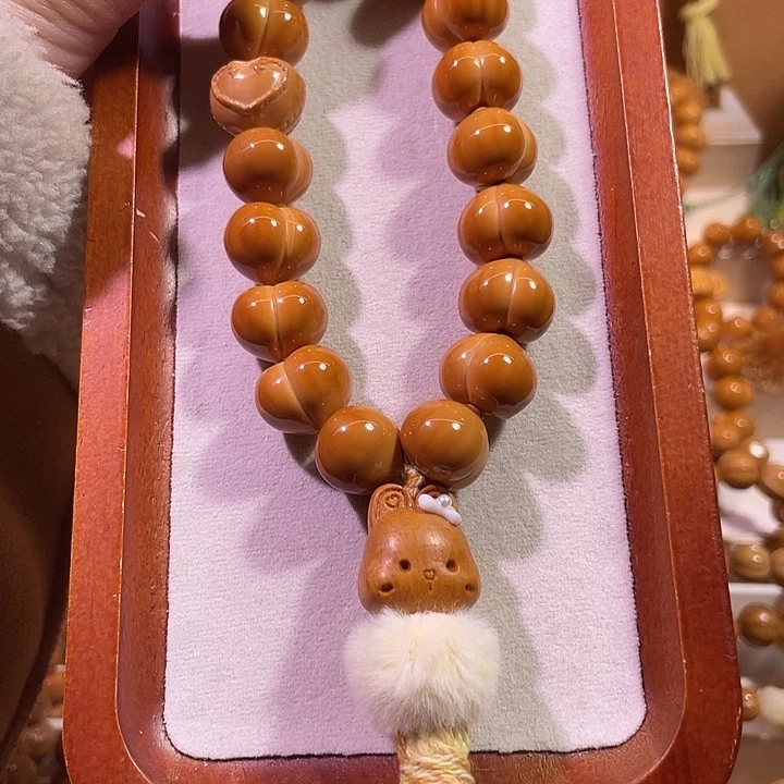 吊坠猴头核桃猴头屁桃手持设计款