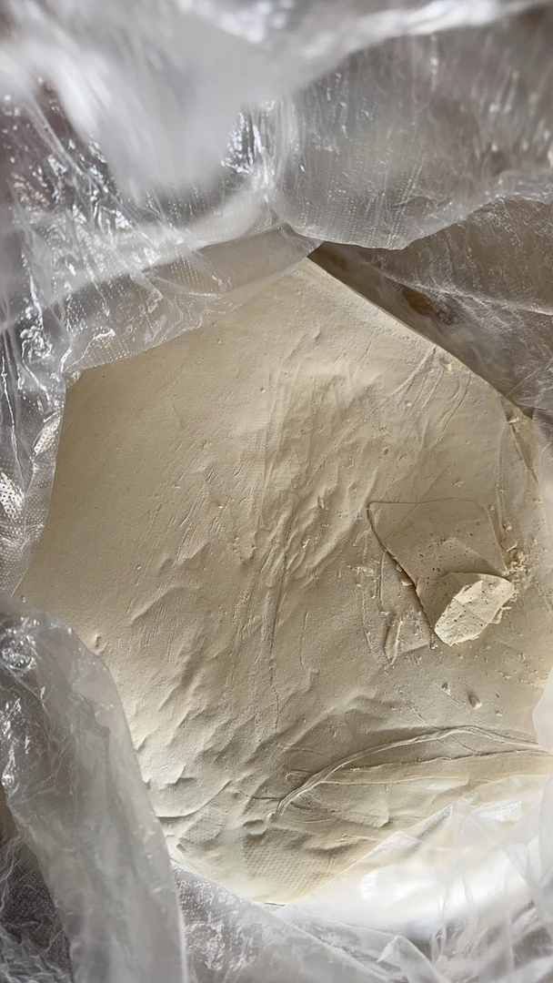 云南大理手工麦芽糖拉丝是白色硬糖