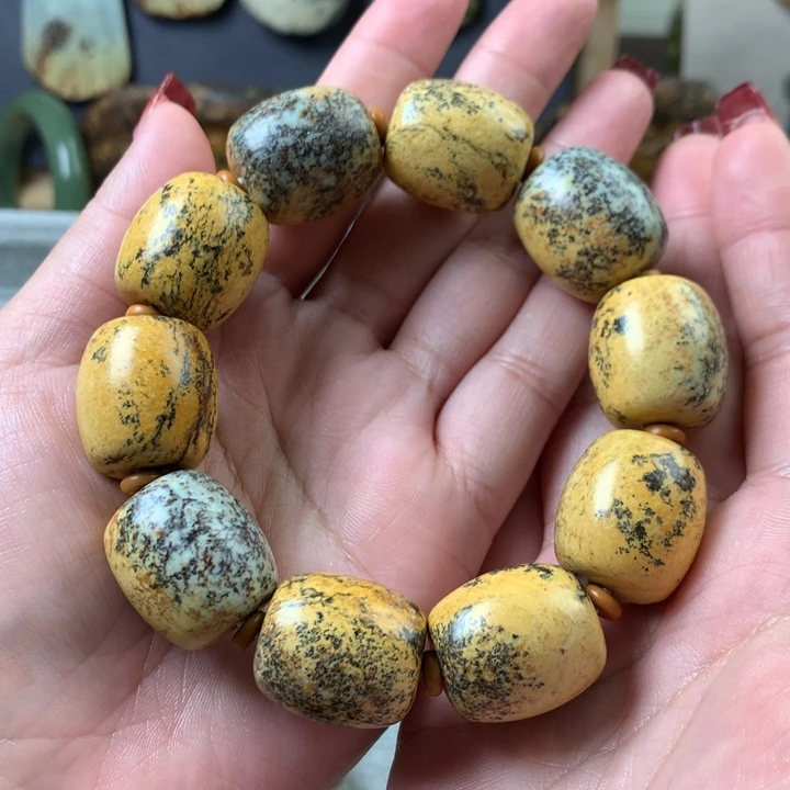 岫岩河磨玉（透闪石质玉）手串未镶嵌菠**多