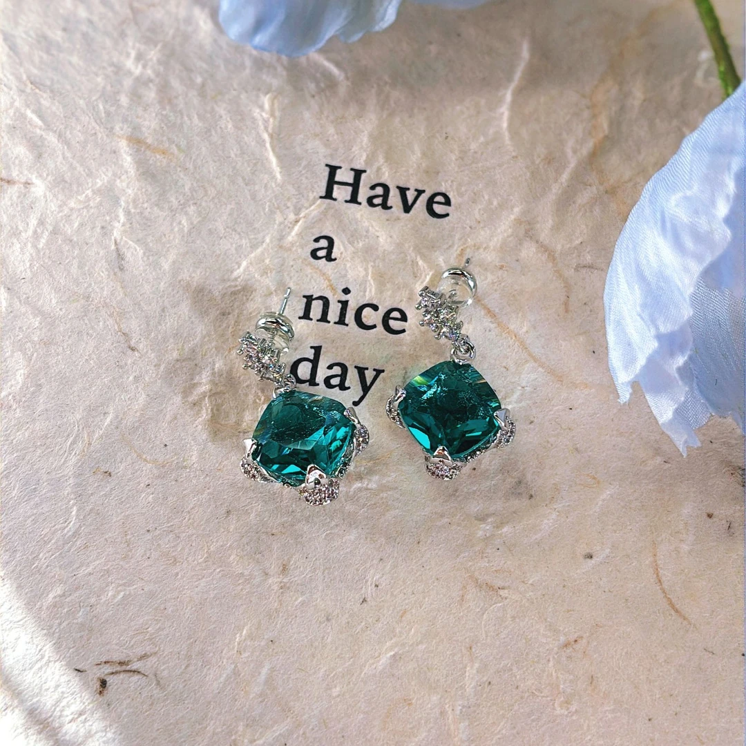 铜合金合成锆石耳饰 绿色原创设计简约经典设计师精致耳环-8264