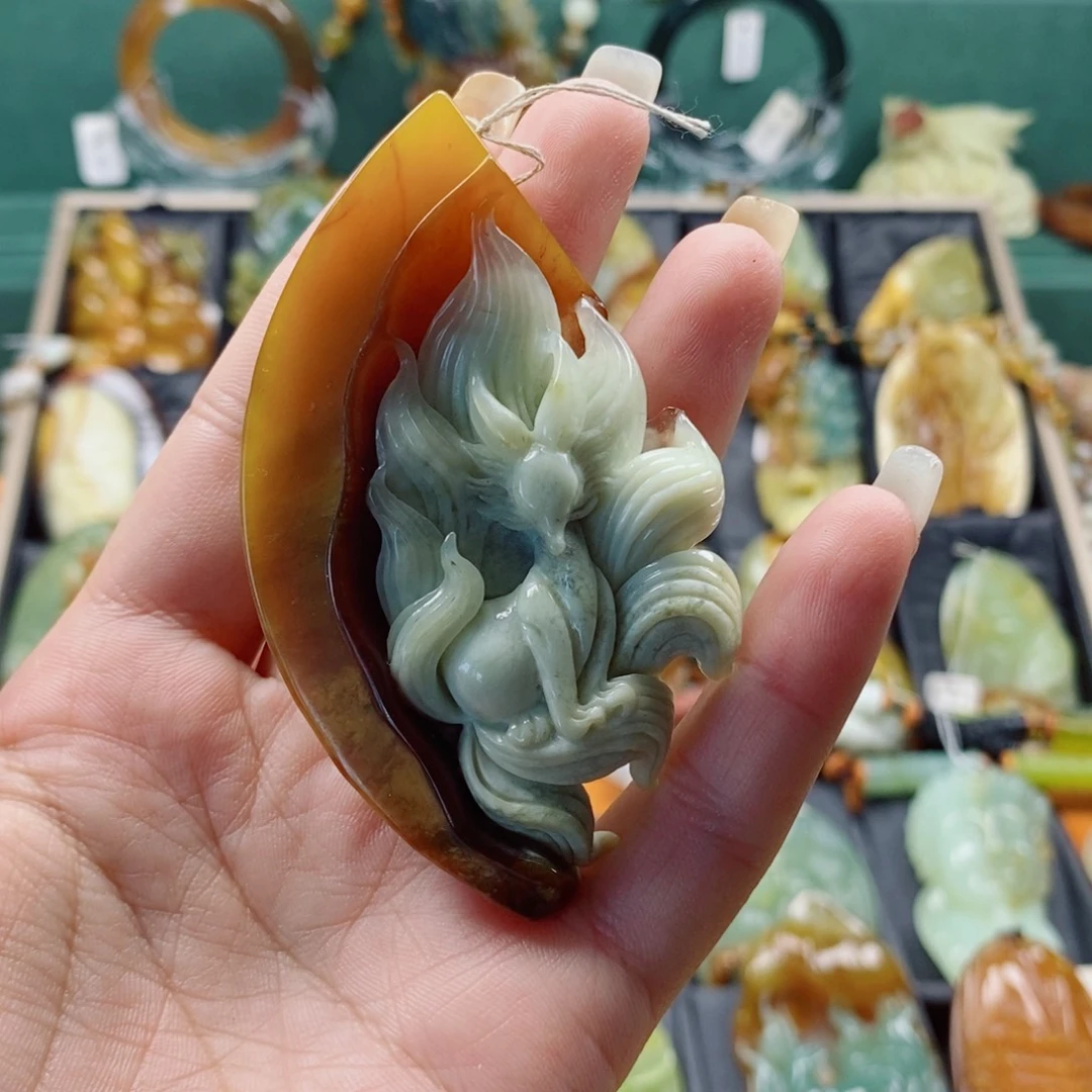 幸***福蛇纹石玉未镶嵌颈饰