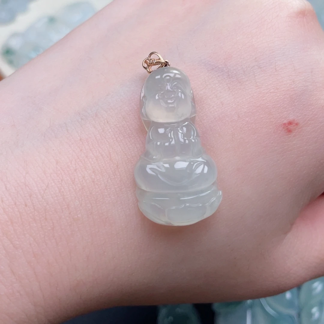 翡翠未镶嵌颈饰小仙童