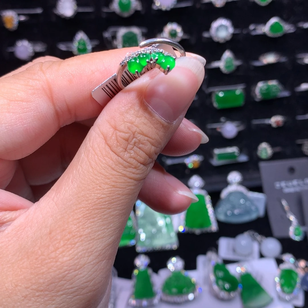 翡翠银S925镶嵌颈饰翡翠