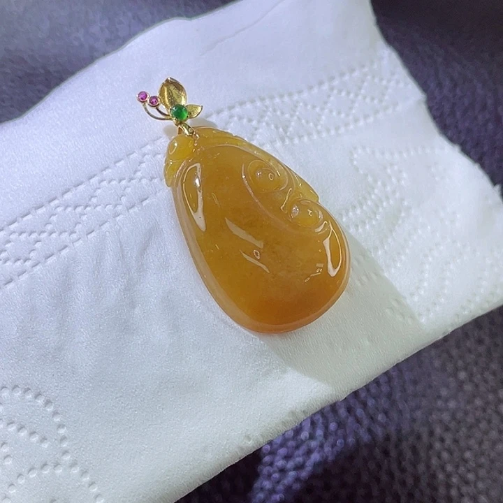 翡翠颈饰18K金镶嵌翡翠