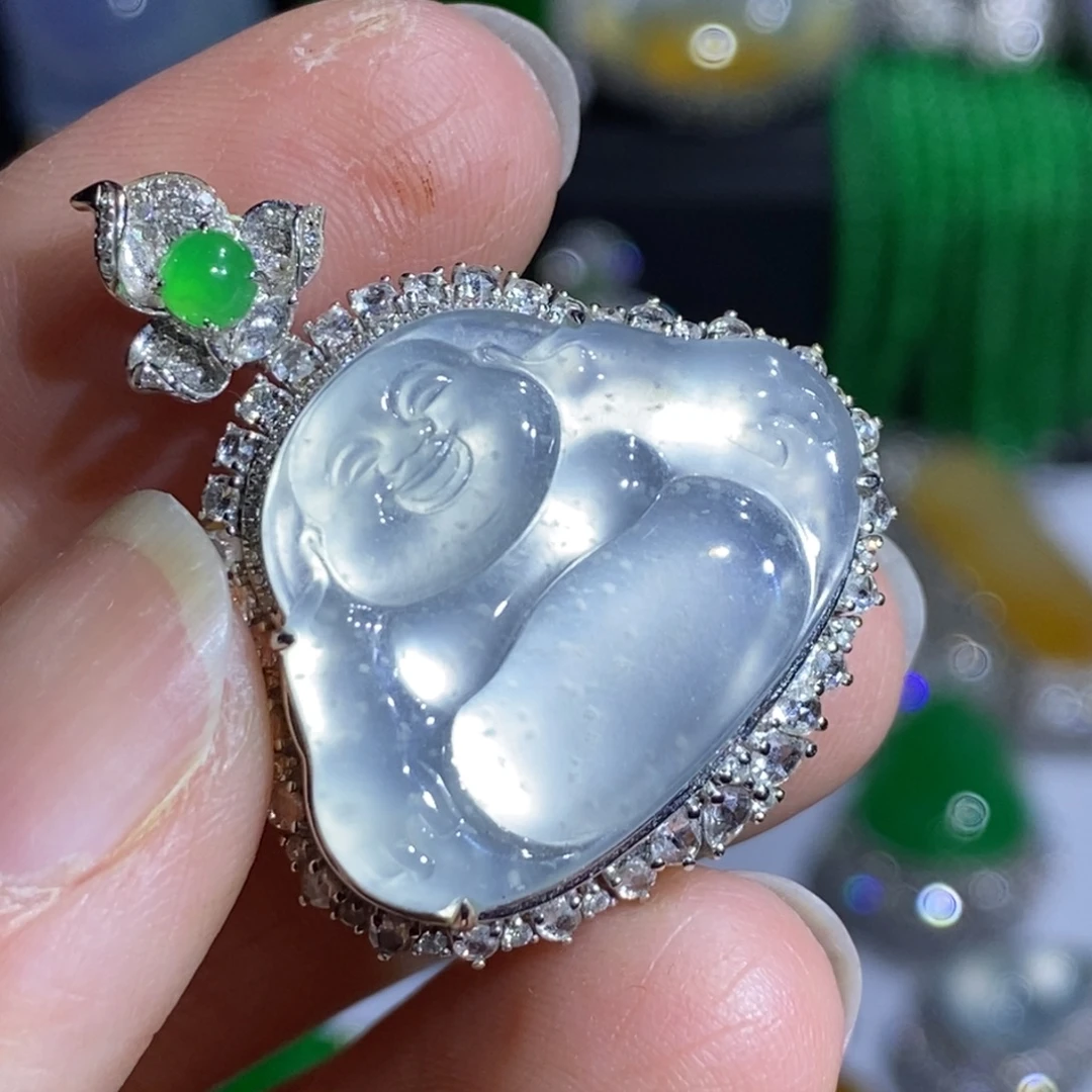 翡翠18K金镶嵌颈饰佛