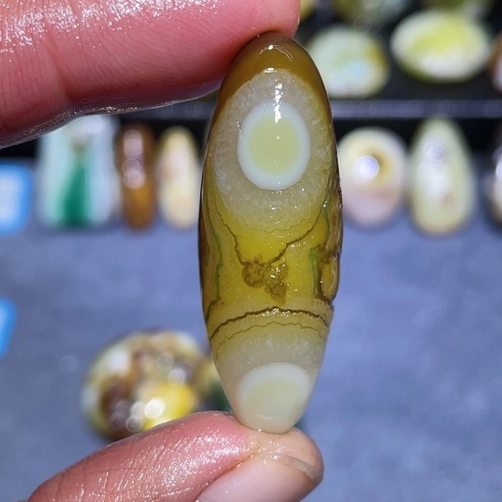 玛瑙/玉髓未镶嵌珠宝奇石