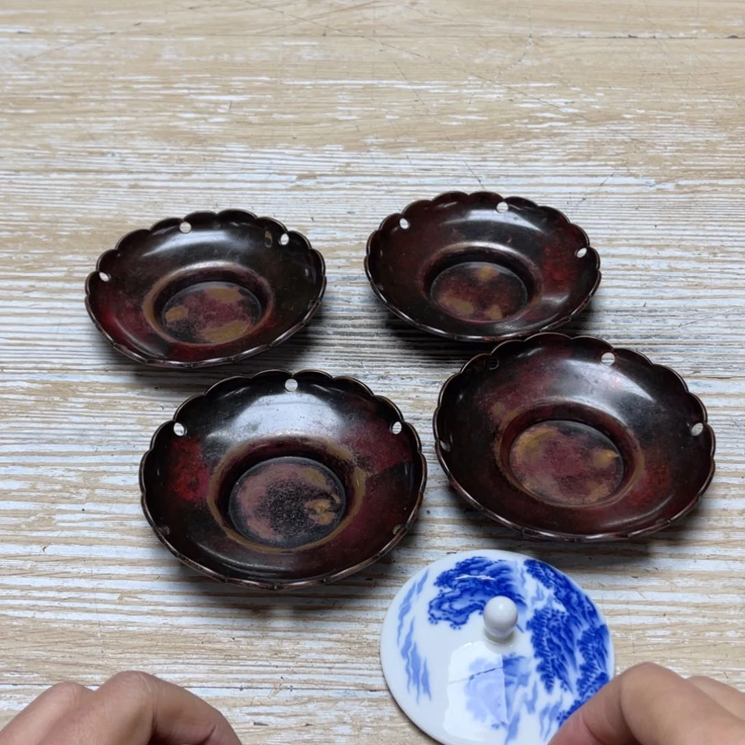 瓷片霸*奔密密麻麻地排列着一个