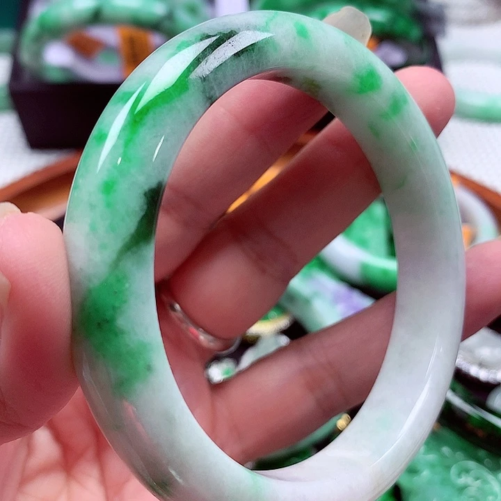 未镶嵌手镯翡翠翡翠