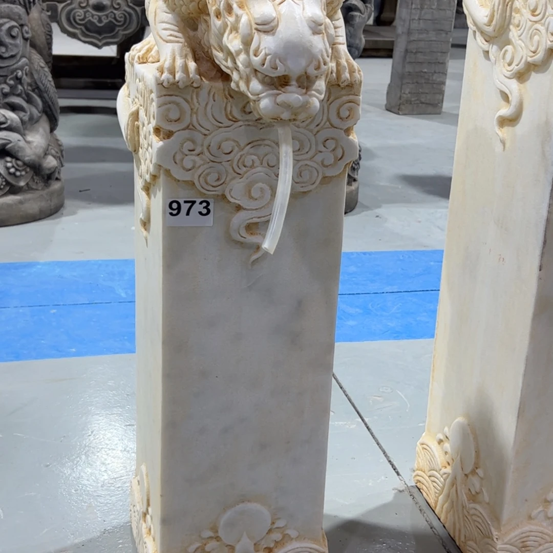 董***姐腹部和背部红红火火古代建筑设计风格