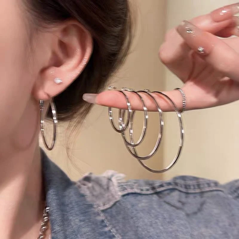 合金耳饰 小众素圈大耳圈女2025新款爆款方圆脸耳环轻奢气质耳饰