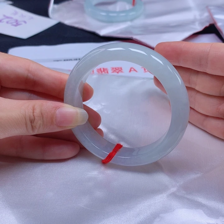 翡翠手镯未镶嵌圈口5455555