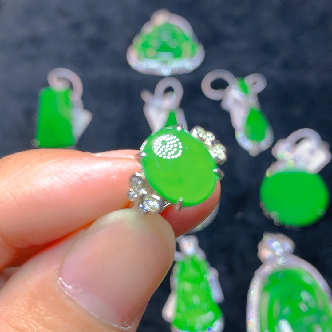 颈饰银S925镶嵌翡翠